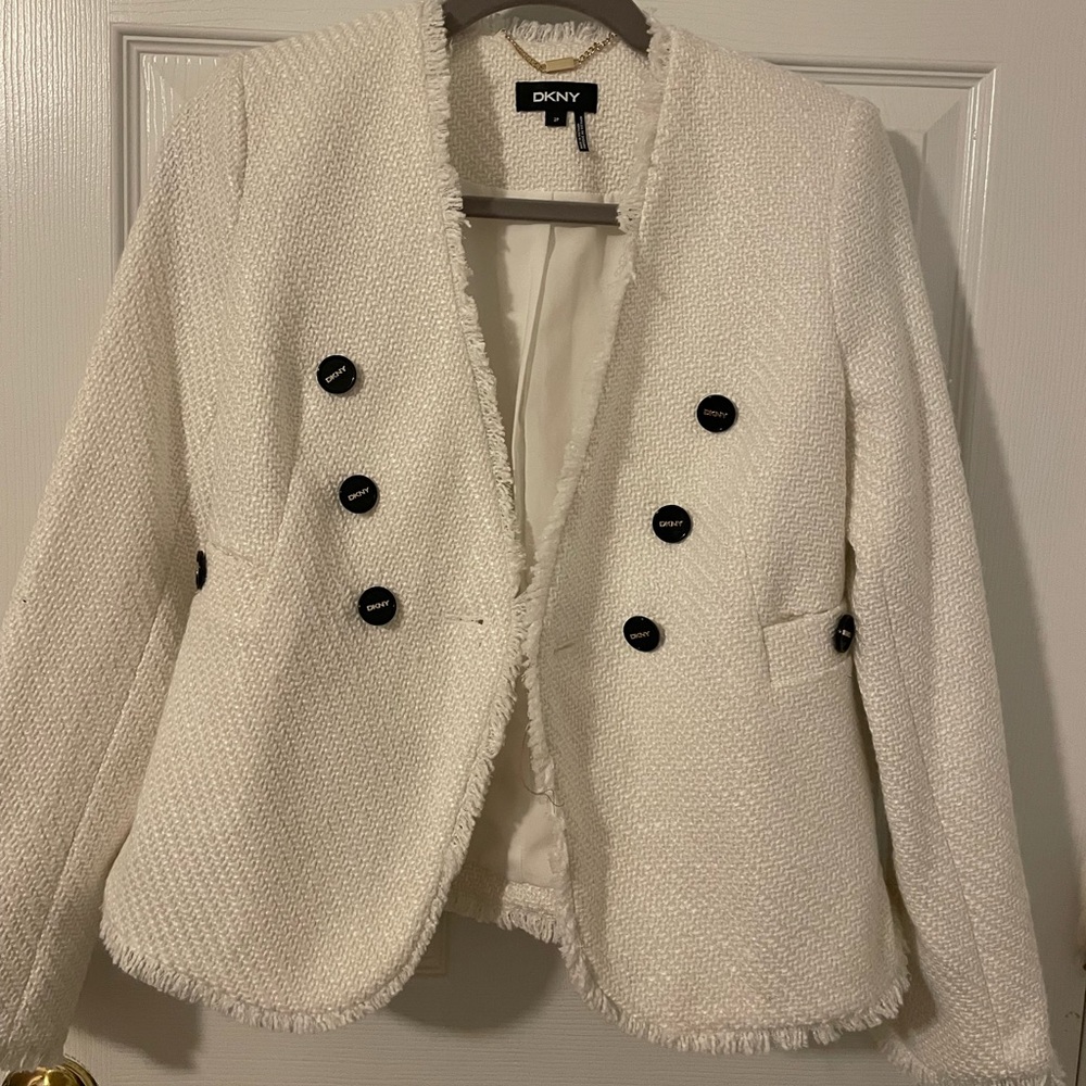 DKNY White ladies business jacket in size 2P